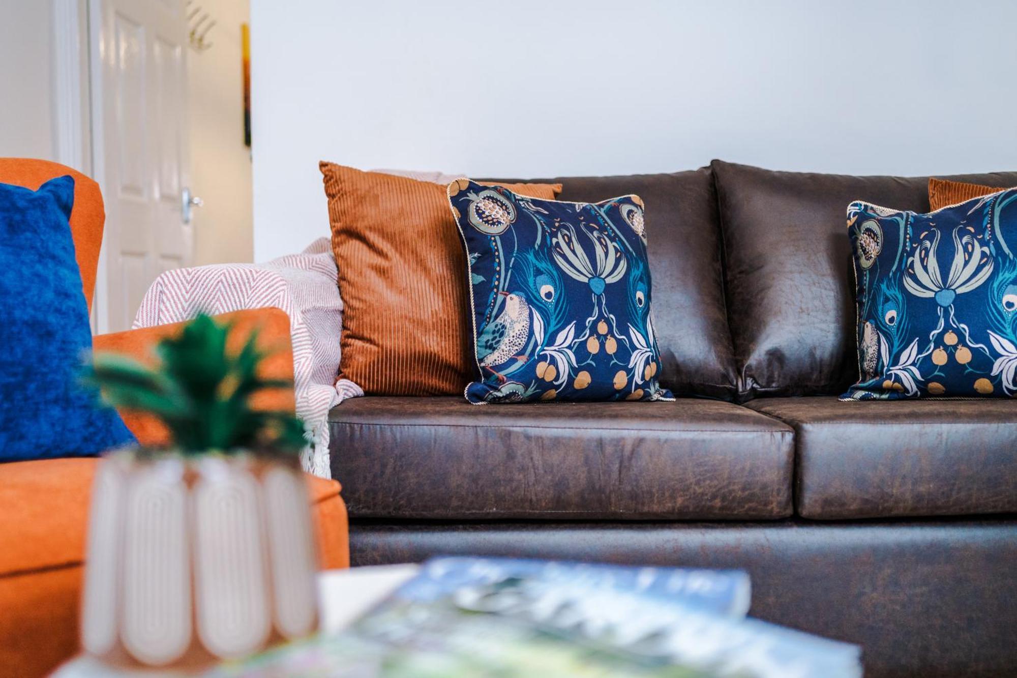 New! Spacious 2-Bed Home In Chester City-Centre By 53 Degrees Property, Ideal For Couples & Small Groups, Great Location - Sleeps 5 Dış mekan fotoğraf