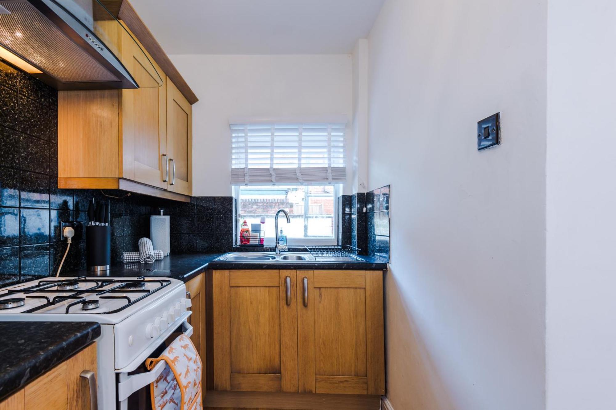 New! Spacious 2-Bed Home In Chester City-Centre By 53 Degrees Property, Ideal For Couples & Small Groups, Great Location - Sleeps 5 Dış mekan fotoğraf
