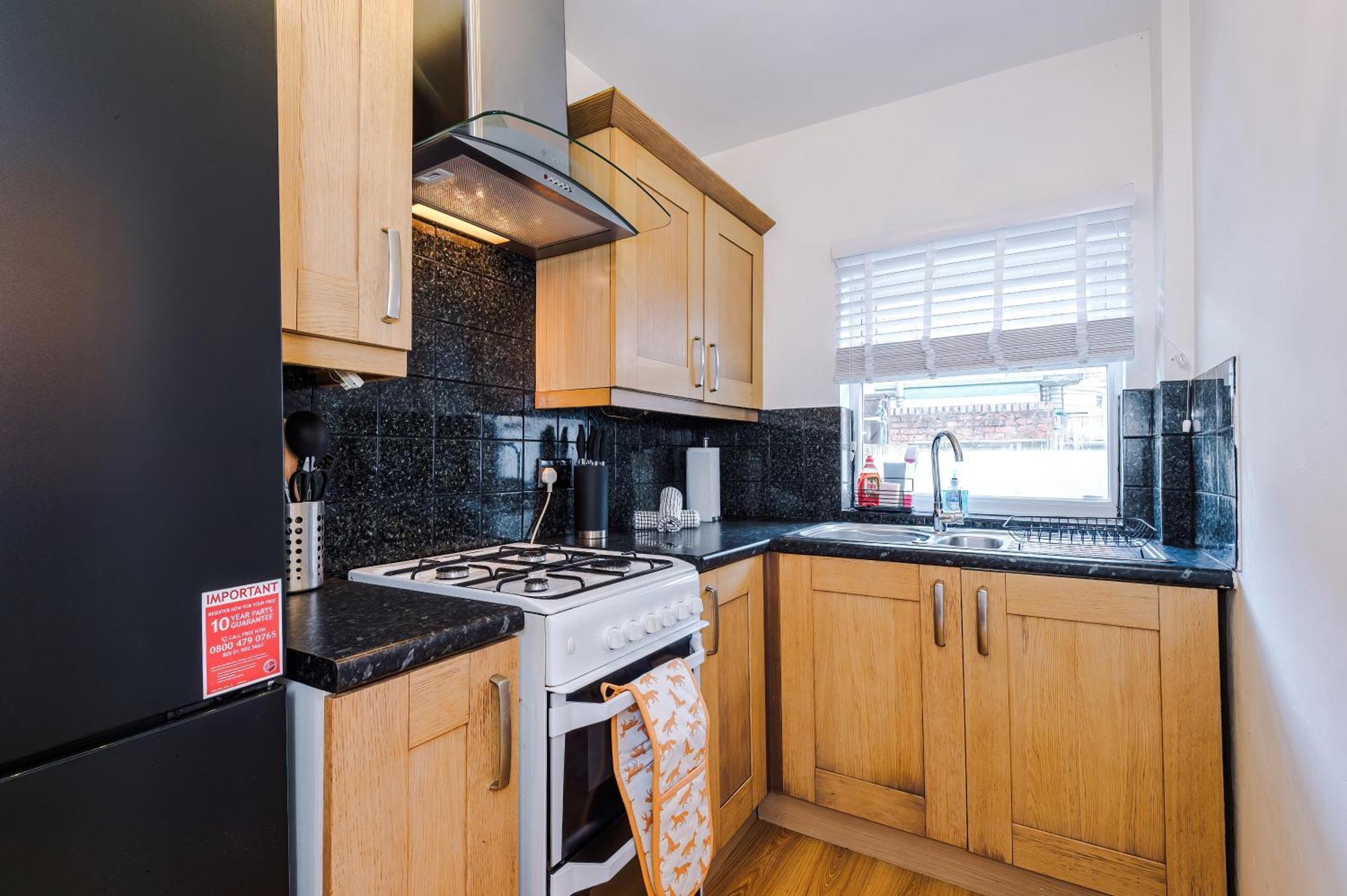 New! Spacious 2-Bed Home In Chester City-Centre By 53 Degrees Property, Ideal For Couples & Small Groups, Great Location - Sleeps 5 Dış mekan fotoğraf