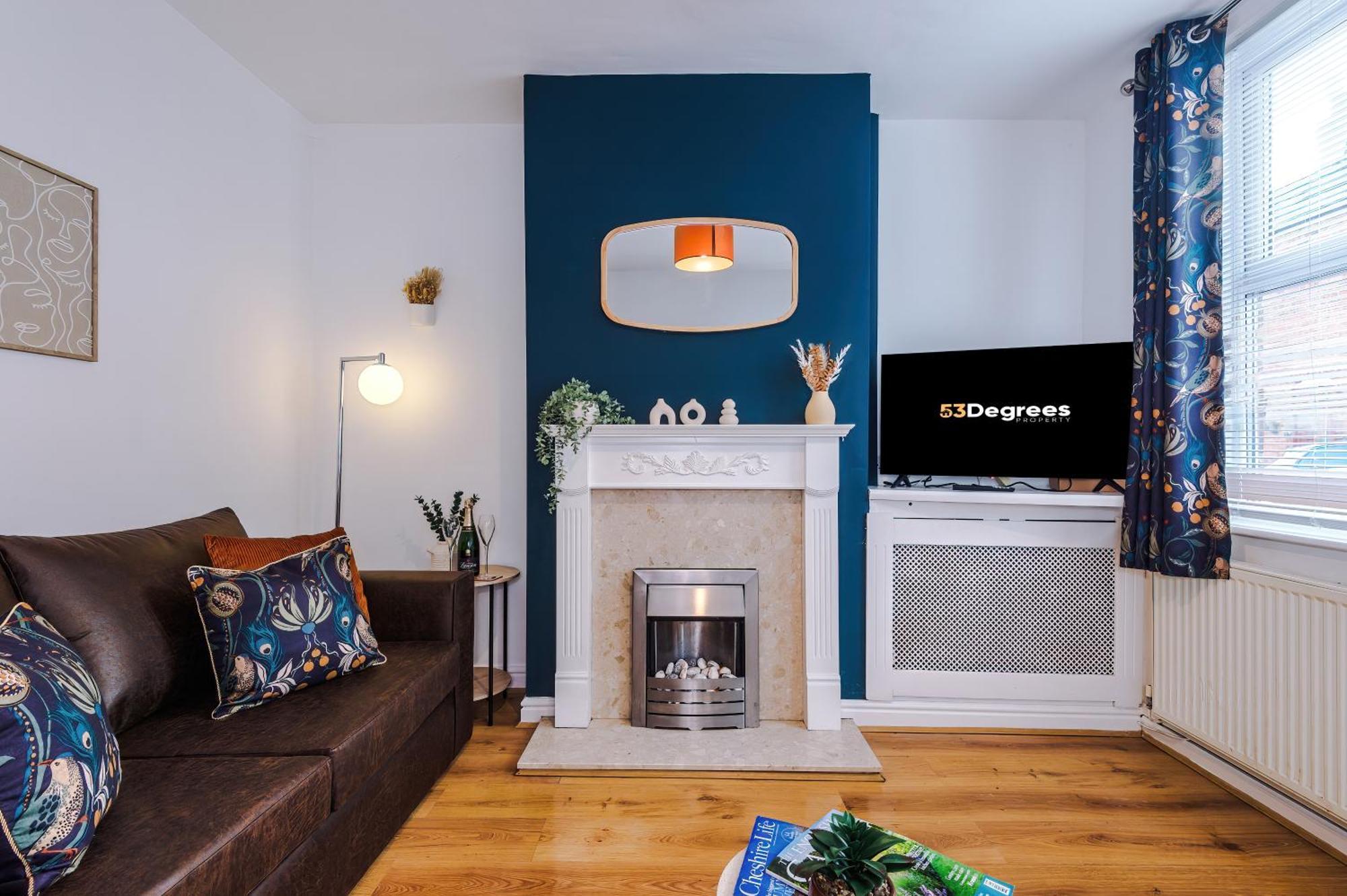 New! Spacious 2-Bed Home In Chester City-Centre By 53 Degrees Property, Ideal For Couples & Small Groups, Great Location - Sleeps 5 Dış mekan fotoğraf