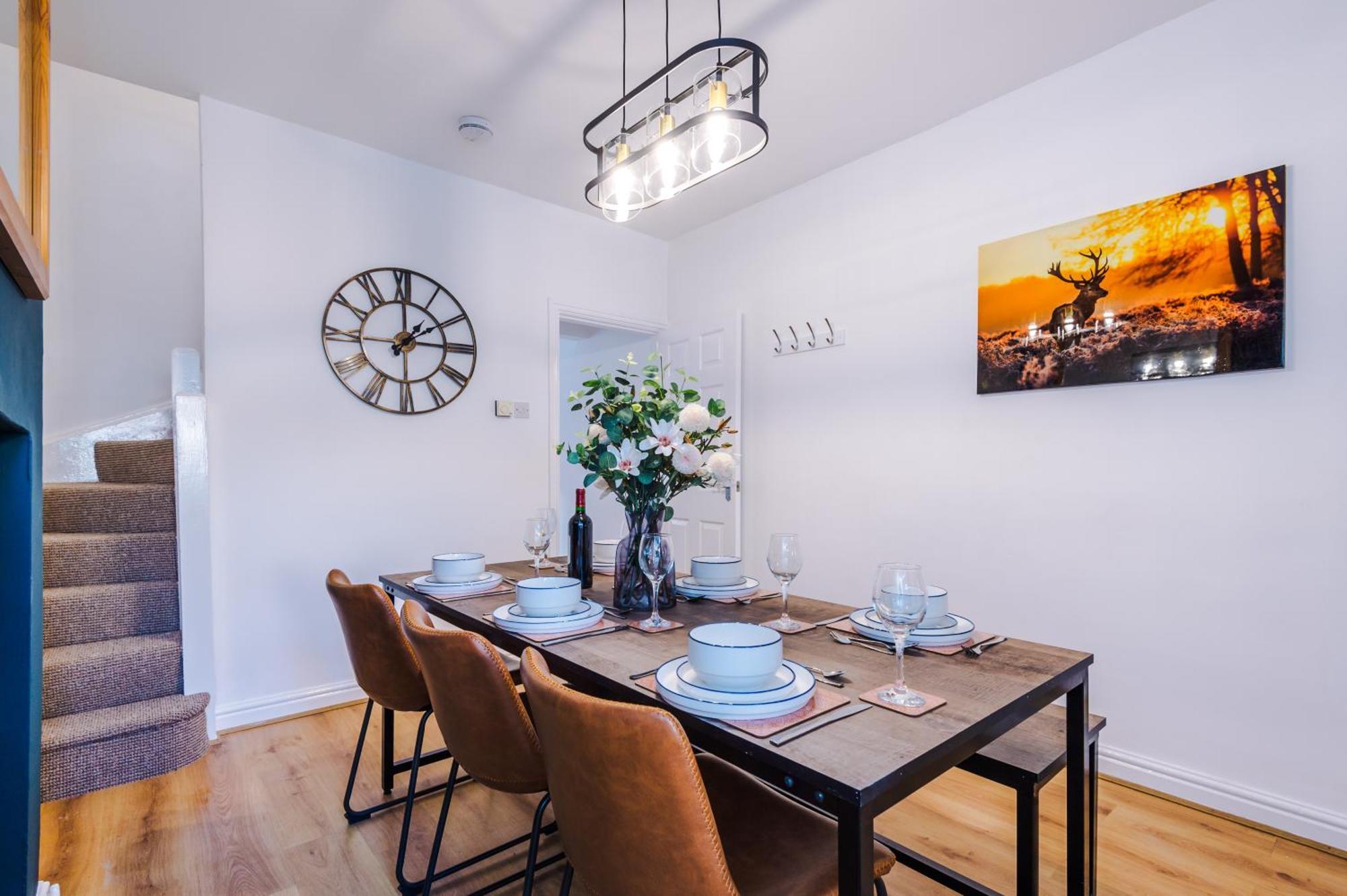 New! Spacious 2-Bed Home In Chester City-Centre By 53 Degrees Property, Ideal For Couples & Small Groups, Great Location - Sleeps 5 Dış mekan fotoğraf